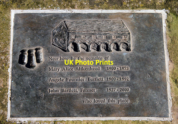 Photo 6"x4" A memorial plaque at Carfrae Oxton\/NT4953 c2011