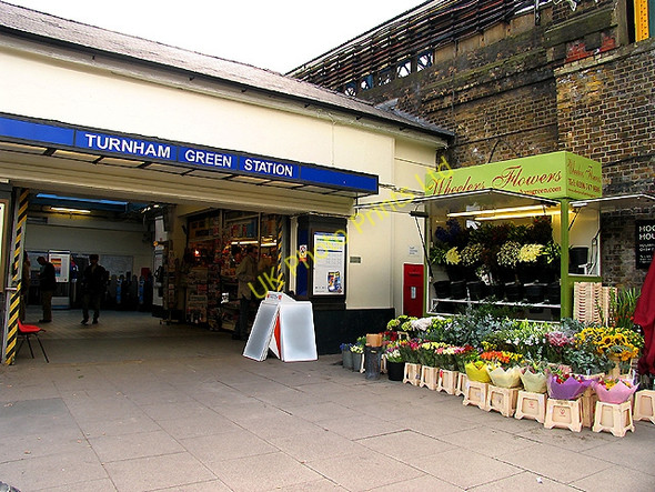 Photo 6"x4" Turnham Green Tube Station Chiswick c2005