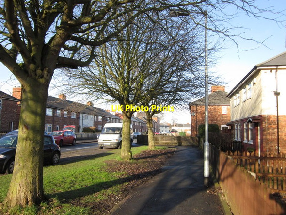 Photo 6"x4" Bentley Grove on The Quadrant, Hull Cottingham\/TA0432 c2012