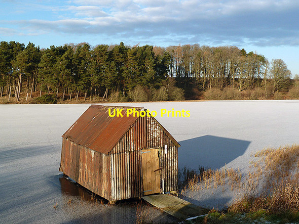 Photo 6"x4" Lindean Reservoir Boathouse Greenhead\/NT4929 c2012