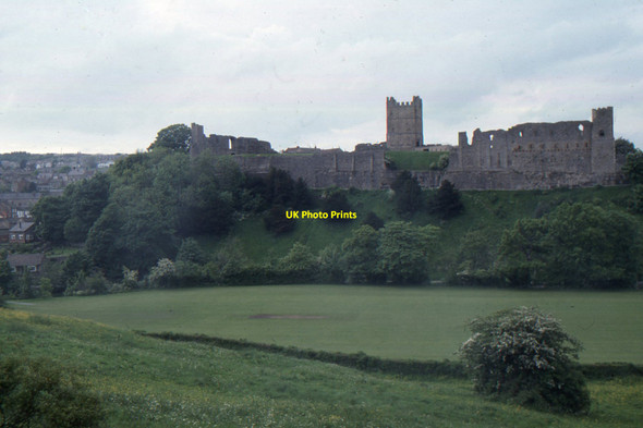 Photo 6"x4" Richmond: the castle from the south Richmond\/NZ1701 c1994