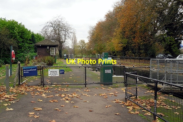 Photo 6"x4" An autumn afternoon at Caversham Lock Reading c2012