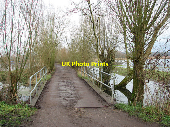 Photo 6"x4" Bridge on the access road to the Locks Inn, Geldeston Shipmeadow c2012