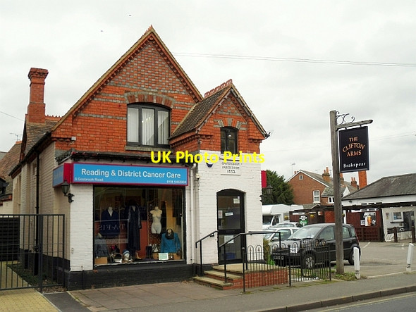 Photo 6"x4" Charity shop in former Parish Room Reading c2012