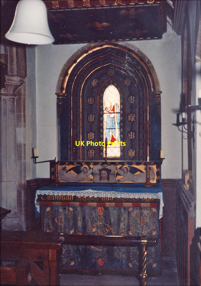 Photo 6"x4" St Nicholas, Great Kimble - Altar Princes Risborough c1995