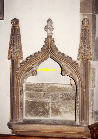 Photo 6"x4" St Mary, Chesham - Piscina Chesham\/SP9601 c1994
