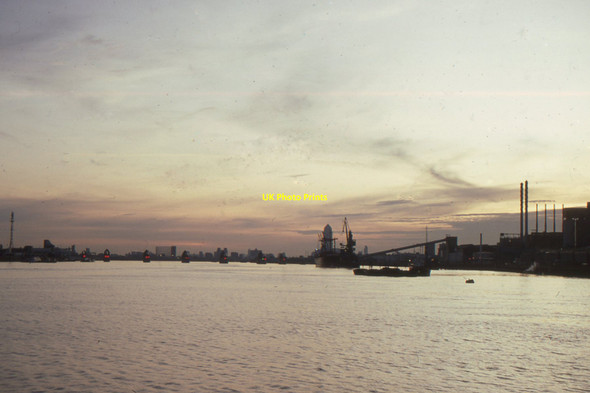 Photo 6"x4" Looking upriver off the Woolwich Ferry, 1993 Woolwich c1993