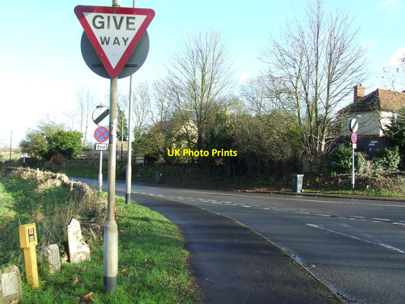 Photo 6"x4" Old Milepost Morcott c2012