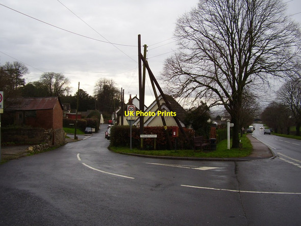 Photo 6"x4" The roads divide Musbury c2012