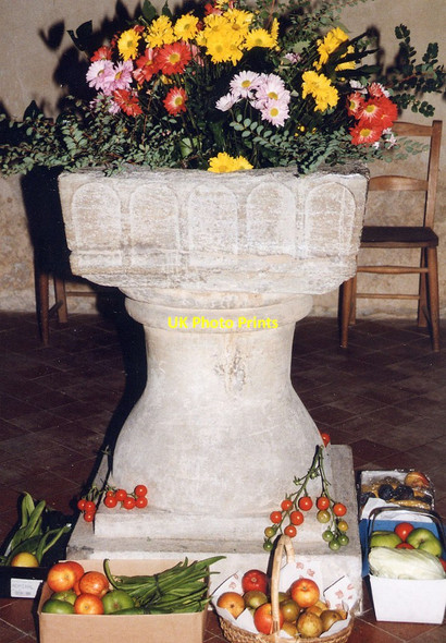 Photo 6"x4" St Barnabas, Alphamstone - Font Alphamstone c1999