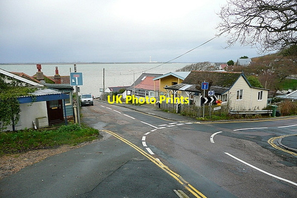 Photo 6"x4" Shore Road Cowes c2012