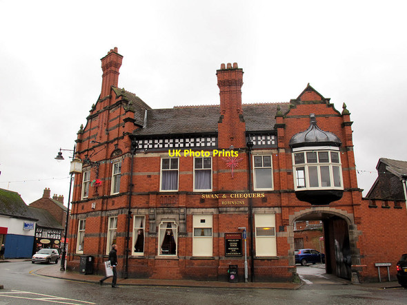 Photo 6"x4" The Swan and Chequers Sandbach c2012