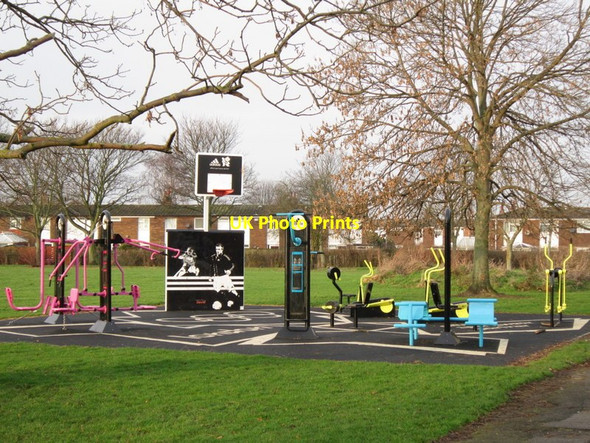Photo 6"x4" A fitness centre on Ings Recreation Grounds Sutton Ings\/TA1231 c2013