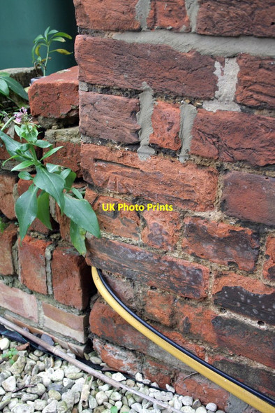 Photo 6"x4" Benchmark on #63A Islip Road Sunnymead\/SP5009 c2013