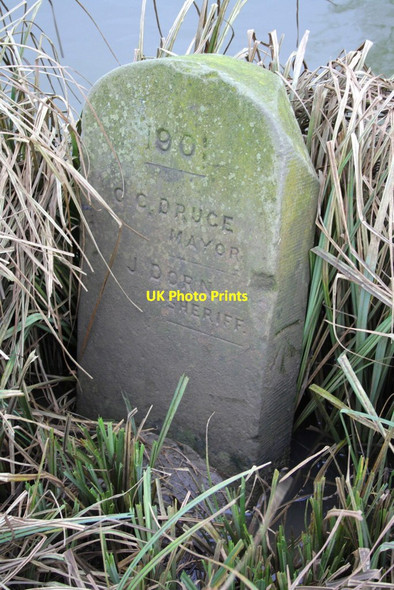 Photo 6"x4" Benchmarked boundary stone on west bank of River Cherwell Oxford\/SP5106 c2013