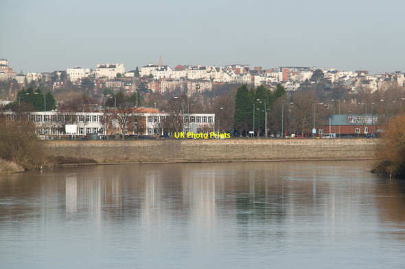 Photo 6"x4" View along the River Trent at Wilford towards Nottingham  West Bridgford c2013