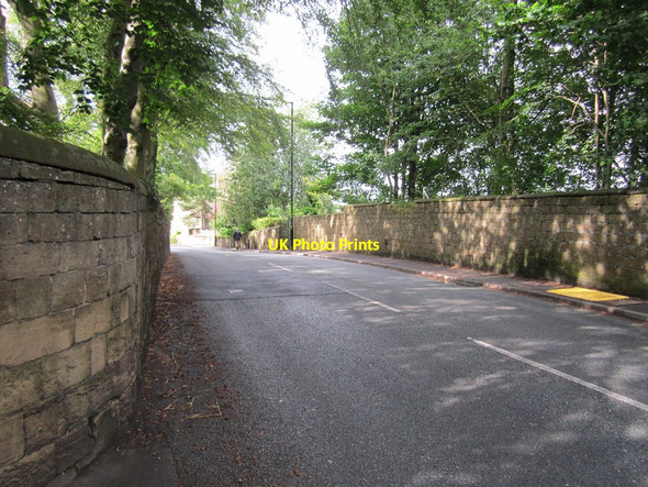 Photo 6"x4" High Bond End Knaresborough c2012