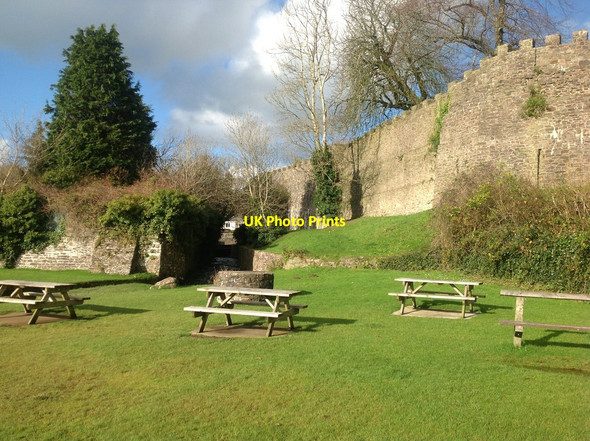 Photo 6"x4" Laugharne Castle Laugharne c2012