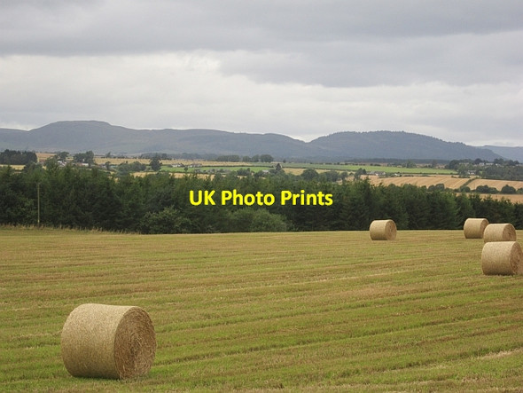 Photo 6"x4" Straw bales, Byres Stanley\/NO1033 c2012