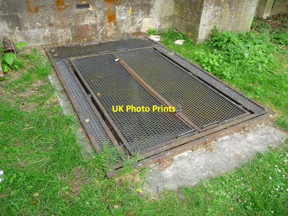 Photo 6"x4" Andover - The Crypt of St Mary's Andover c2011