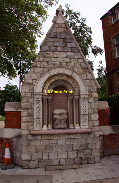 Photo 6"x4" Whitechapel Fountain Stepney\/TQ3481 c2012