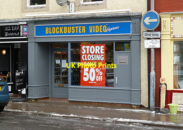 Photo 6"x4" Closing down sale at Blockbuster Video, Bank Street, Galashiels Galashiels c2013