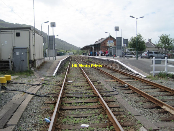 Photo 6"x4" Porthmadog railway station Porthmadog c2011