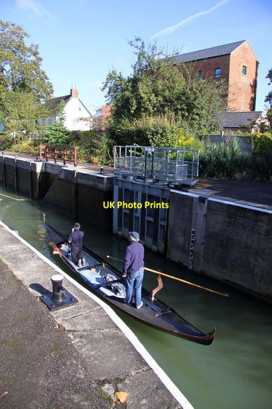 Photo 6"x4" Venetian rowers in Osney Lock Oxford\/SP5106 c2012