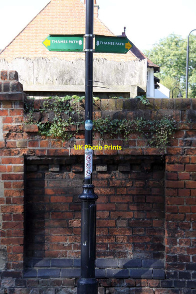 Photo 6"x4" Thames Path signpost on East Street Oxford\/SP5106 c2012