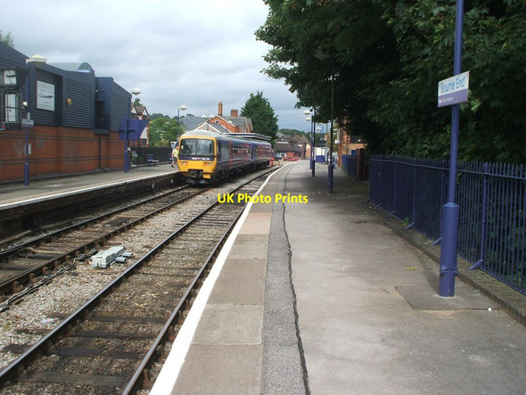 Photo 6"x4" Bourne End railway station Bourne End\/SU8987 c2009