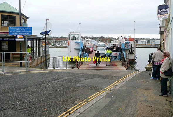 Photo 6"x4" Cowes chain ferry Cowes c2012
