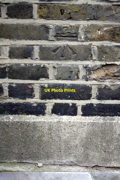 Photo 6"x4" Benchmark on #2 Kensington Court Mews Kensington\/TQ2579 c2013