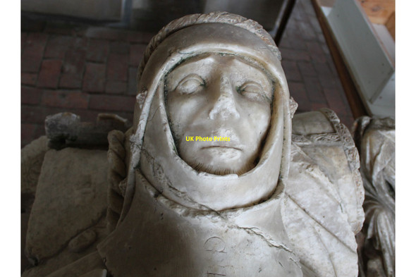 Photo 6"x4" Sir Hugh de Willoughby (detail) Willoughby-on-the-Wolds c2013