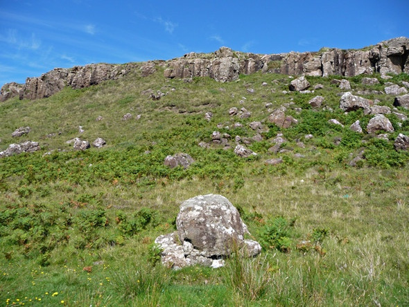 Photo 6"x4" Crags above Loch Dunvegan Claigan\/NG2353 c2008