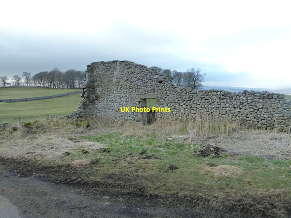 Photo 6"x4" Ruined farm building, Waddy Lathe Linton\/SD9962 c2013