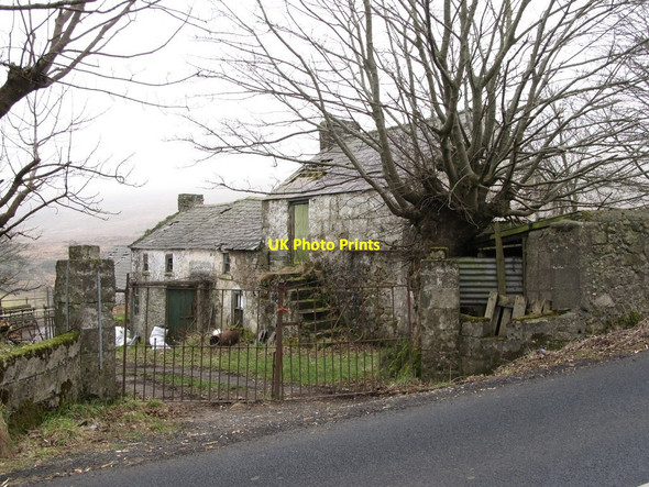 Photo 6"x4" Derelict farm house and outbuildings below Reed's Hall Hill Hilltown\/J2128 c2013
