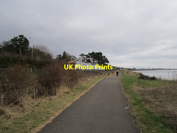 Photo 6"x4" Cycle \/ foot path to Broughty Ferry West Ferry c2013 P1