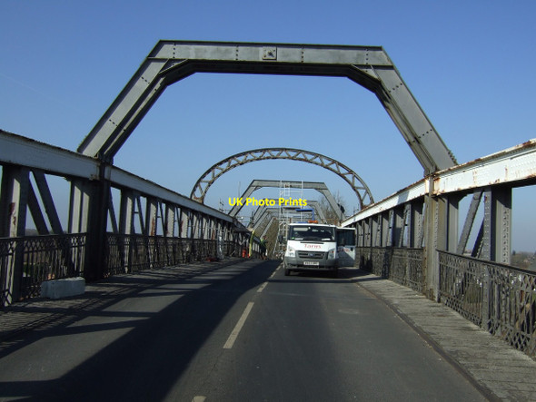 Photo 6"x4" On Warburton Bridge Hollinfare c2013