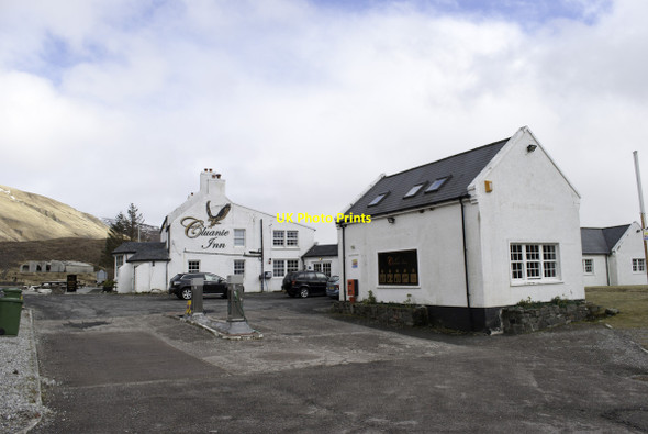Photo 6"x4" The Remote Cluanie Inn - fine climbers pub! Cluanie Inn c2013