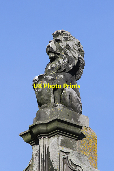 Photo 6"x4" A lion on a building in Dunbar Dunbar c2013