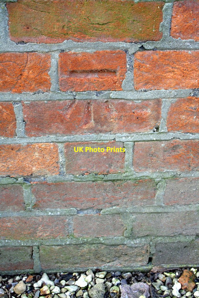 Photo 6"x4" Benchmark on Southern Electricity depot, Wootton Road Abingdon c2013