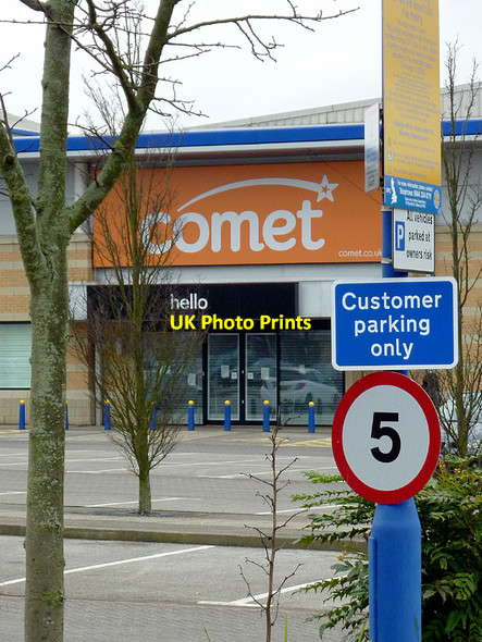 Photo 6"x4" Comet and car park in Wolverhampton Wolverhampton c2013
