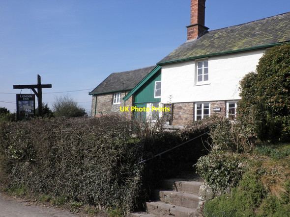 Photo 6"x4" London Inn, Molland Champson c2013