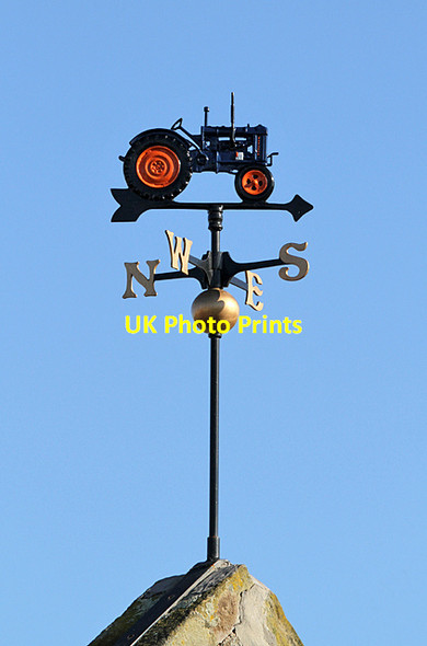 Photo 6"x4" A tractor weathervane at Kelso Kelso c2013