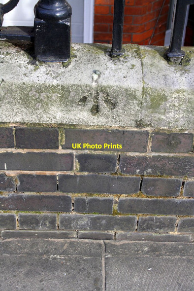 Photo 6"x4" Benchmark on wall of Brompton Road Westminster c2013
