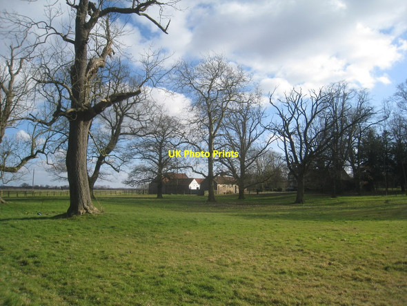 Photo 6"x4" Parkland and farm buildings, Scorborough Scorborough c2013