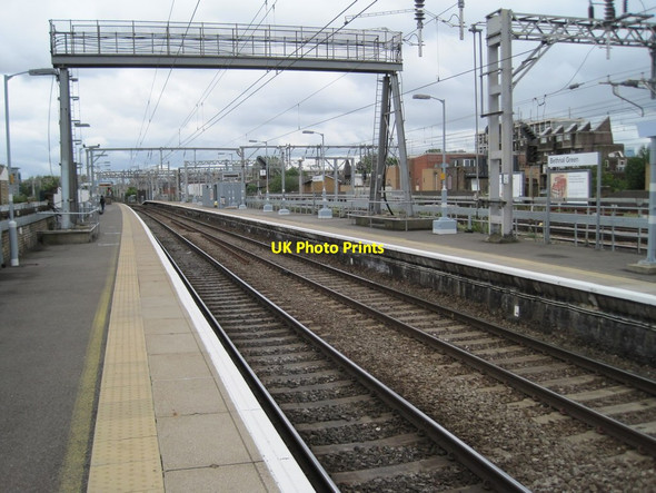 Photo 6"x4" Bethnal Green railway station, London Bethnal Green c2012