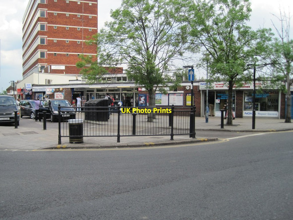Photo 6"x4" Enfield Town railway station Enfield\/TQ3396 c2012