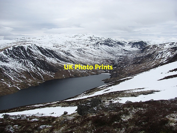 Photo 6"x4" Loch Turret Choinneachain Hill c2013