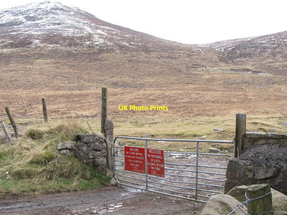 Photo 6"x4" Entrance gate to a section of the Batt's Estate Hilltown\/J2128 c2013